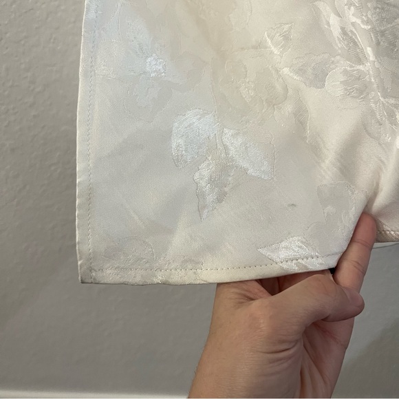 V. Chapman White Midi Dress - Picture 11 of 12